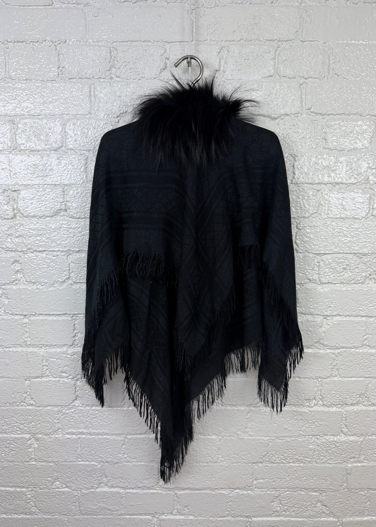 GUCCI CAPE WITH FOX FUR