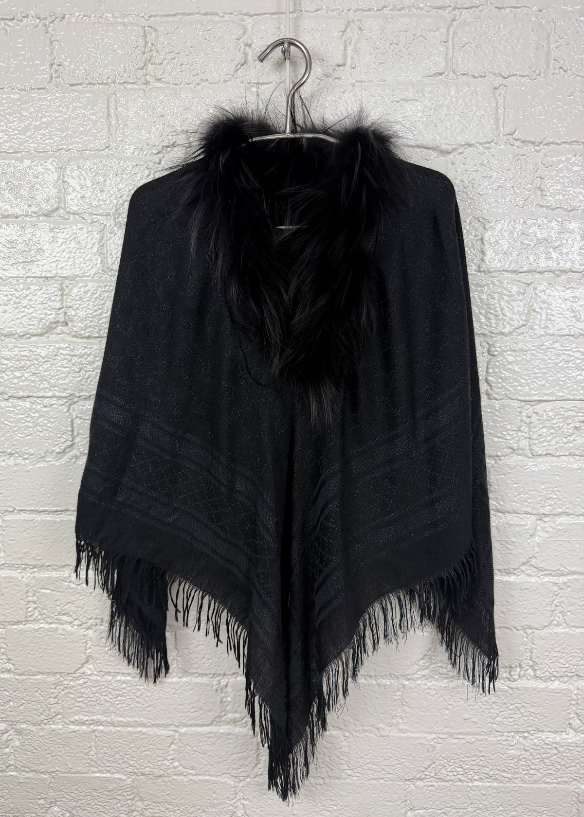 GUCCI CAPE WITH FOX FUR