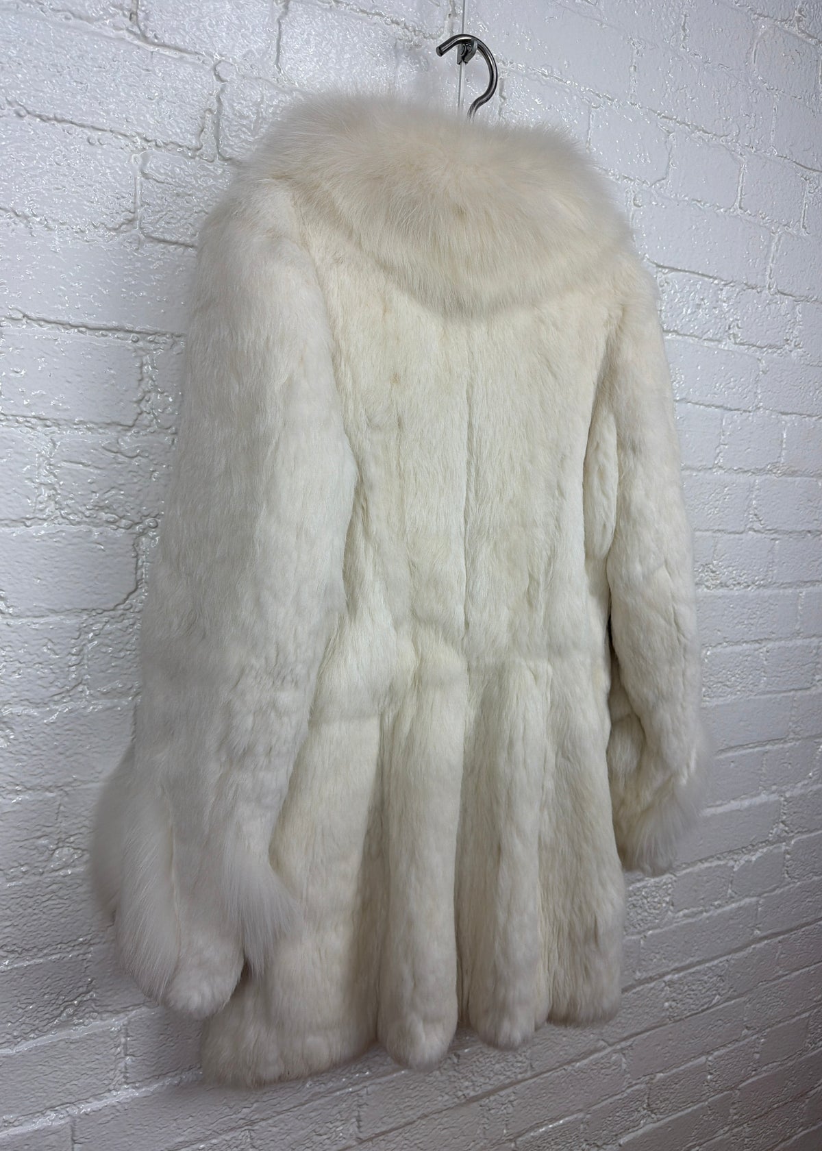 WHITE RABBIT
